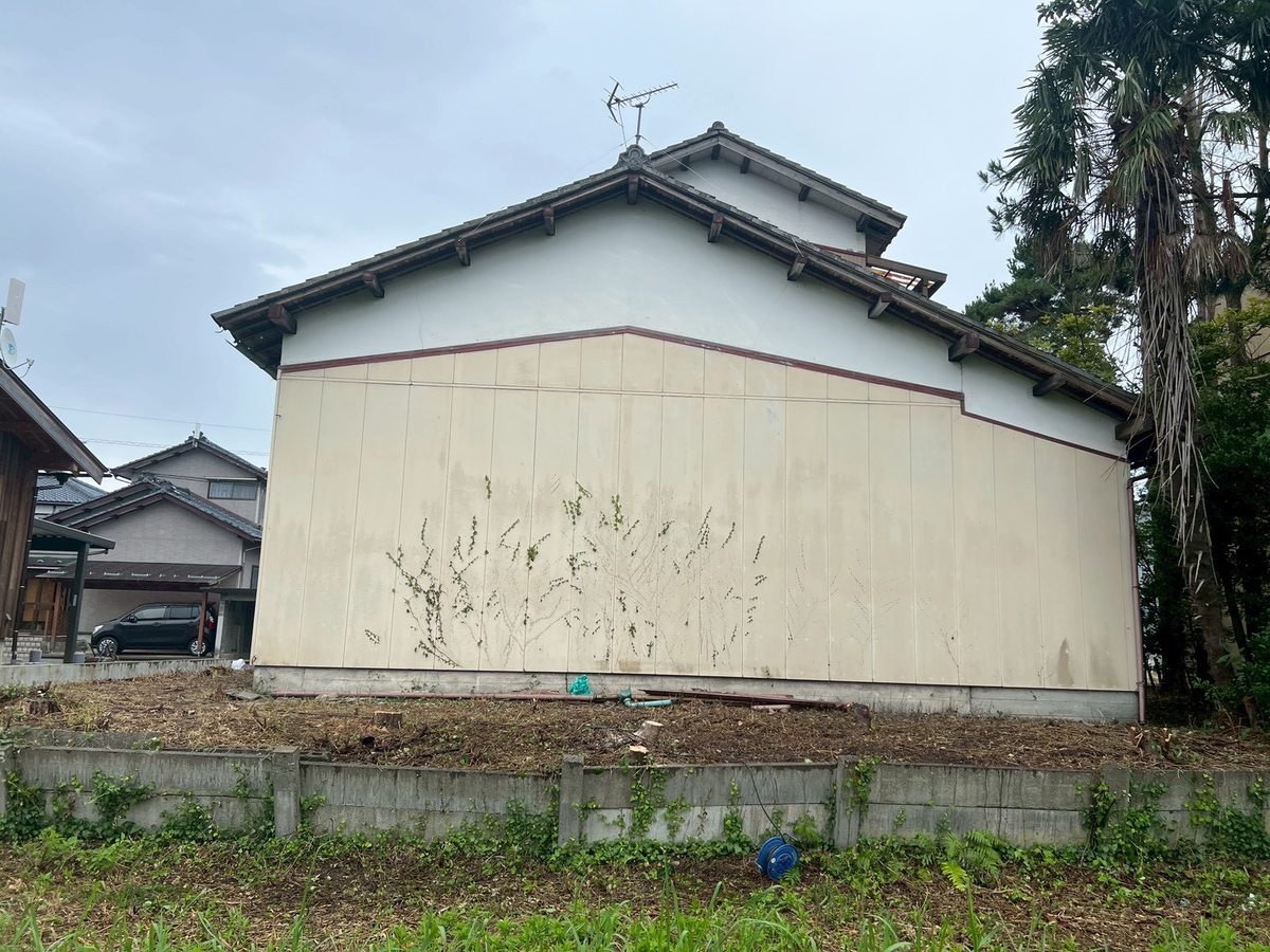 新潟 空き家 庭木伐採後の状態